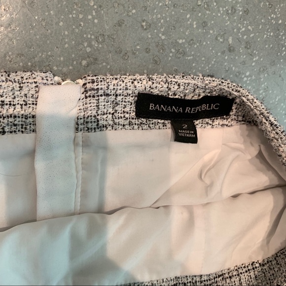 Banana Republic Pencil Knit Skirt - Picture 4 of 4